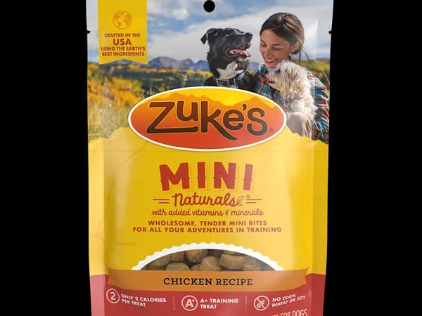 Zuke's Mini Naturals Chicken Recipe training treats package