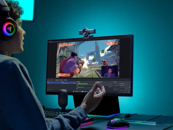 Razer Kiyo V2 X streaming webcam in black